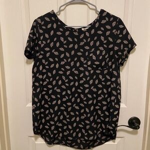 Le Lis - Medium - Black blouse w/leaf pattern